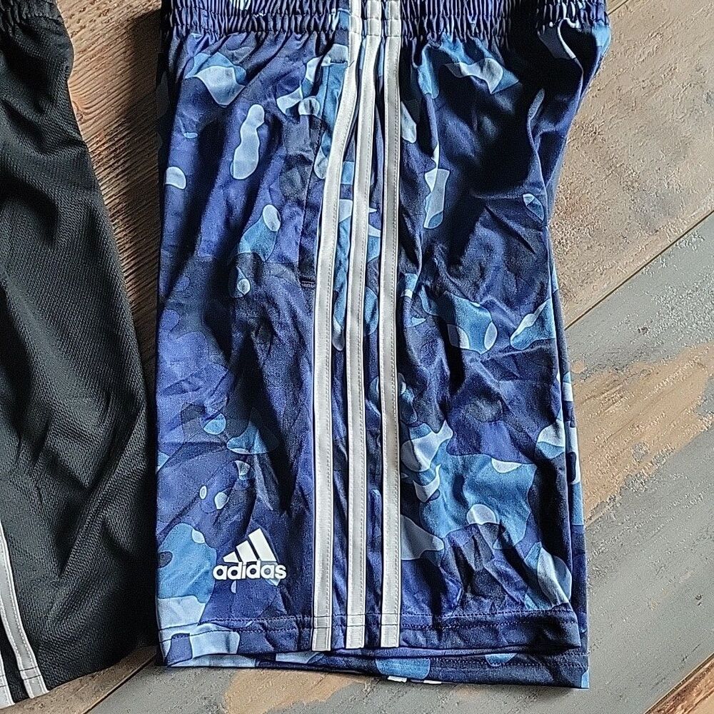 Shorts Boys Blue Camo w/white Stripes Football Soccer SZ 8 NWOT B14